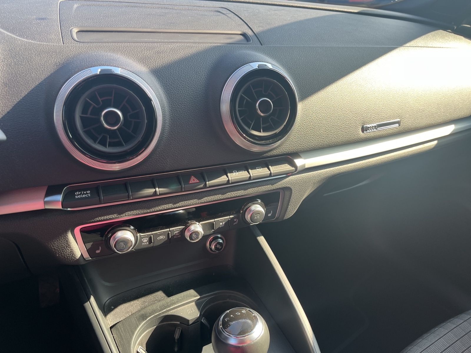Audi A3 Limousine 30 TFSI Sport / S-Line / LED / DAB foto 22