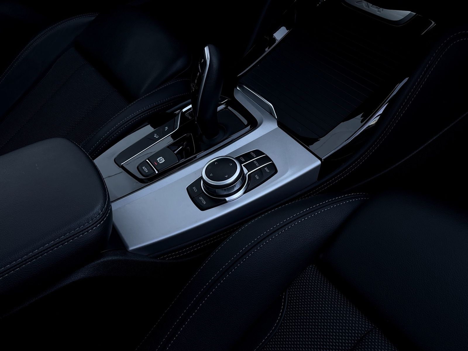 BMW X4 xDrive20i PanoDach Stoff/Leder +Garantie+ foto 9
