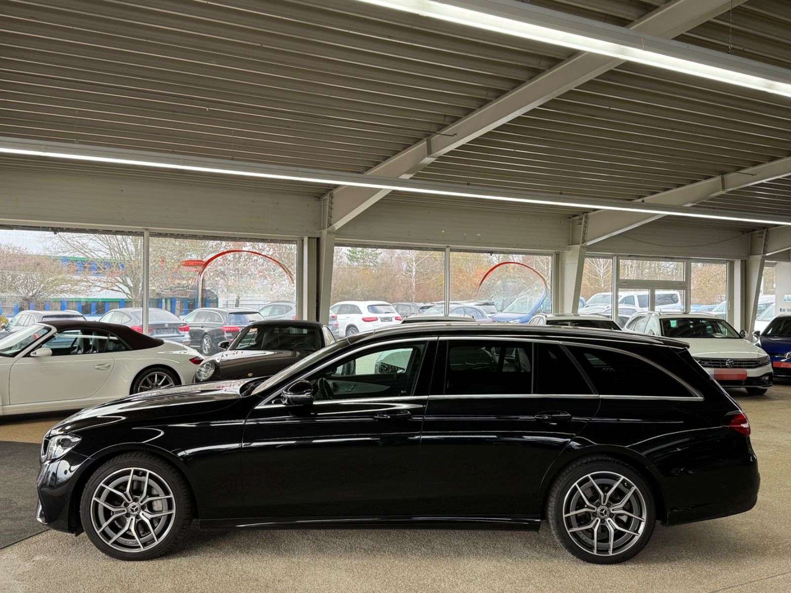 Mercedes-Benz E 220d T 4M AMG-Line AHK*PAN*WideScreen*HUD foto 2