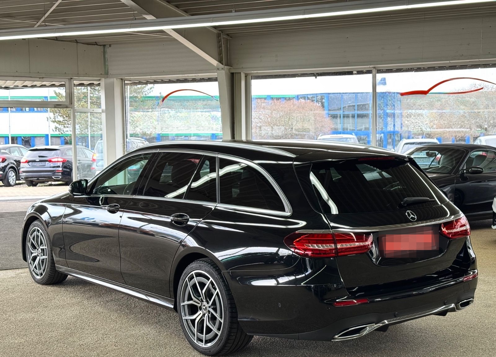 Mercedes-Benz E 220d T 4M AMG-Line AHK*PAN*WideScreen*HUD foto 3