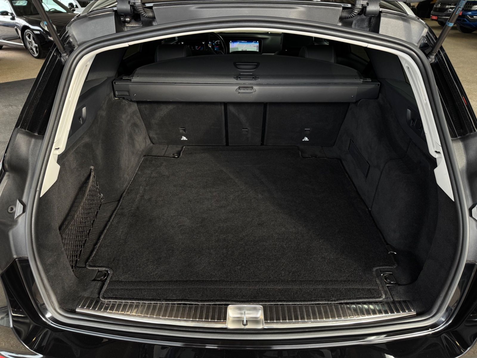 Mercedes-Benz E 220d T 4M AMG-Line AHK*PAN*WideScreen*HUD foto 21