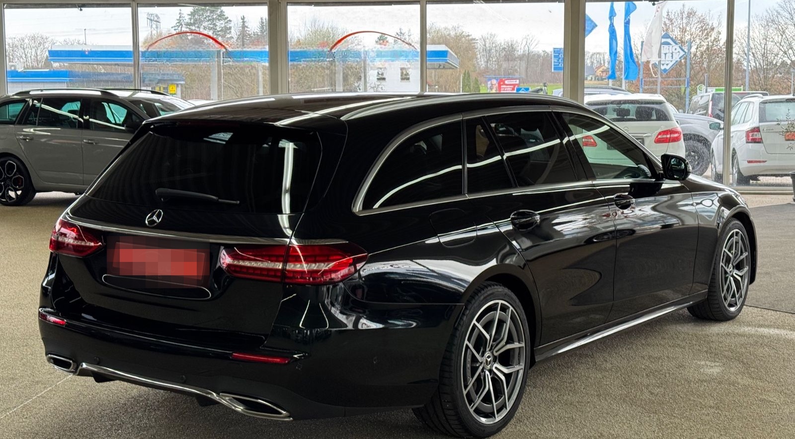 Mercedes-Benz E 220d T 4M AMG-Line AHK*PAN*WideScreen*HUD foto 4