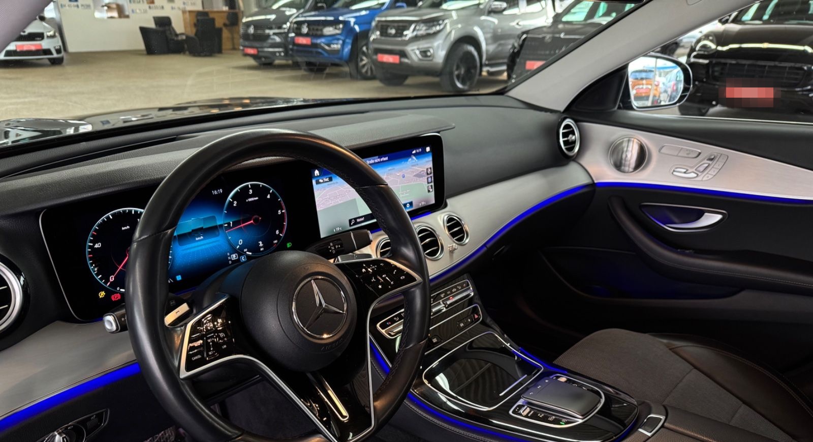 Mercedes-Benz E 220d T 4M AMG-Line AHK*PAN*WideScreen*HUD foto 7