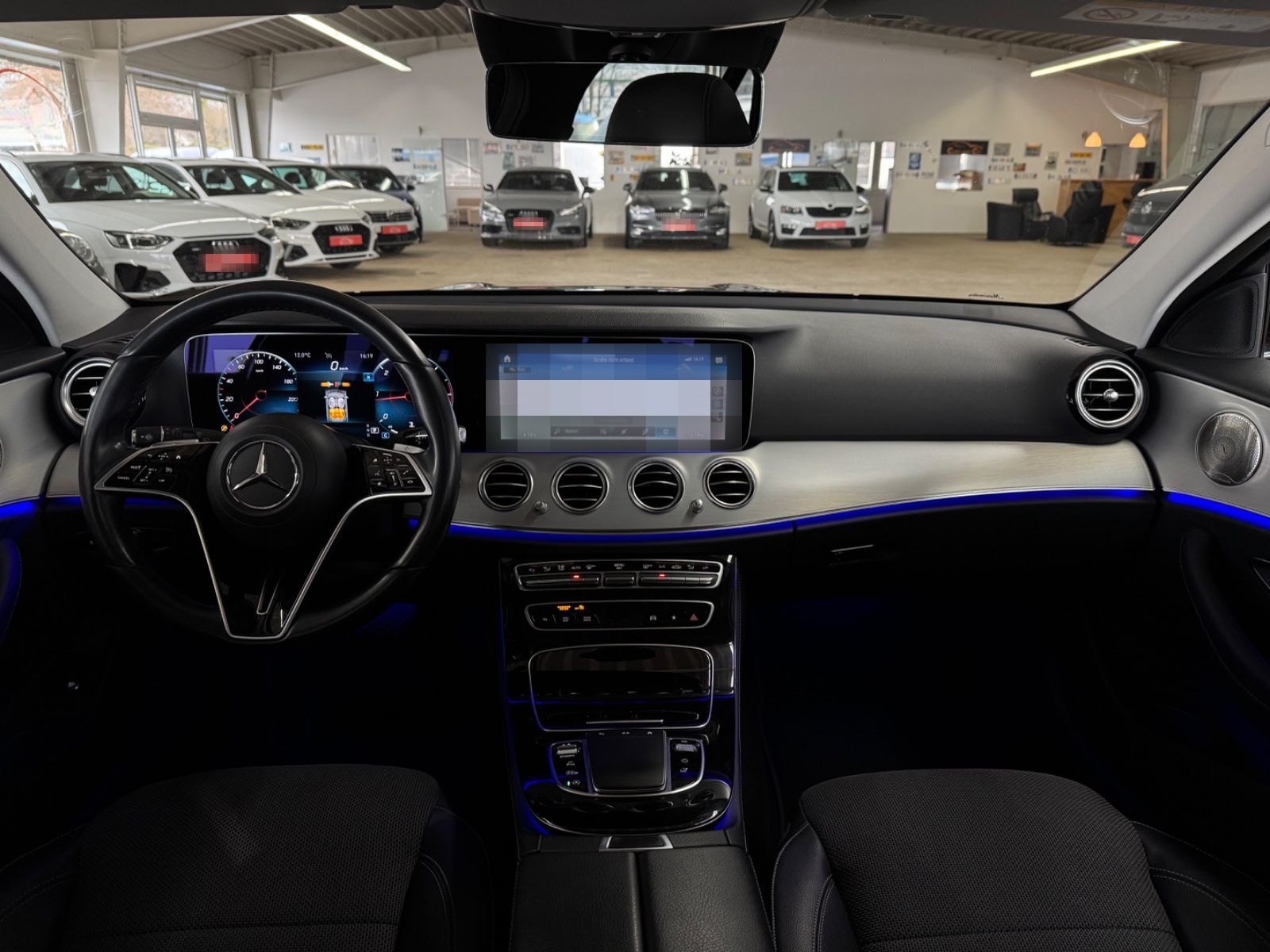 Mercedes-Benz E 220d T 4M AMG-Line AHK*PAN*WideScreen*HUD foto 8