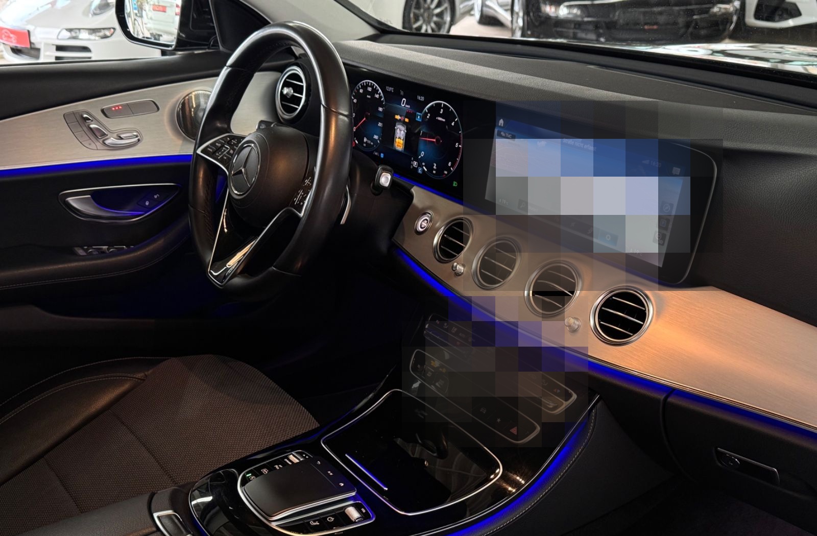 Mercedes-Benz E 220d T 4M AMG-Line AHK*PAN*WideScreen*HUD foto 9