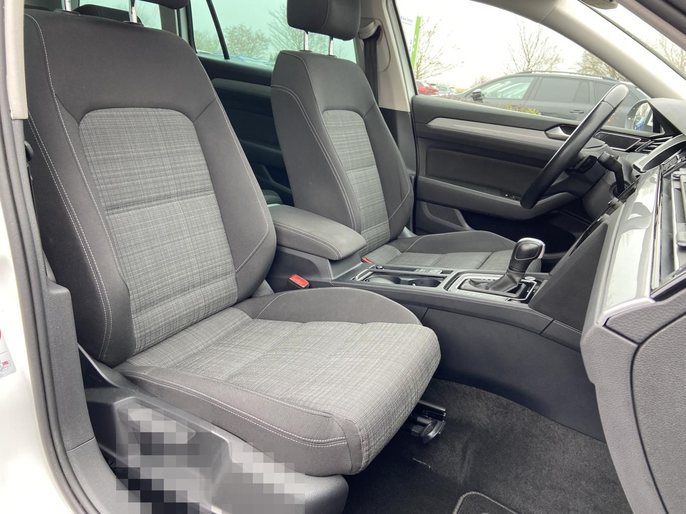 Volkswagen Passat Variant 2.0 TDI DSG Business PANORAMA+AHK foto 13