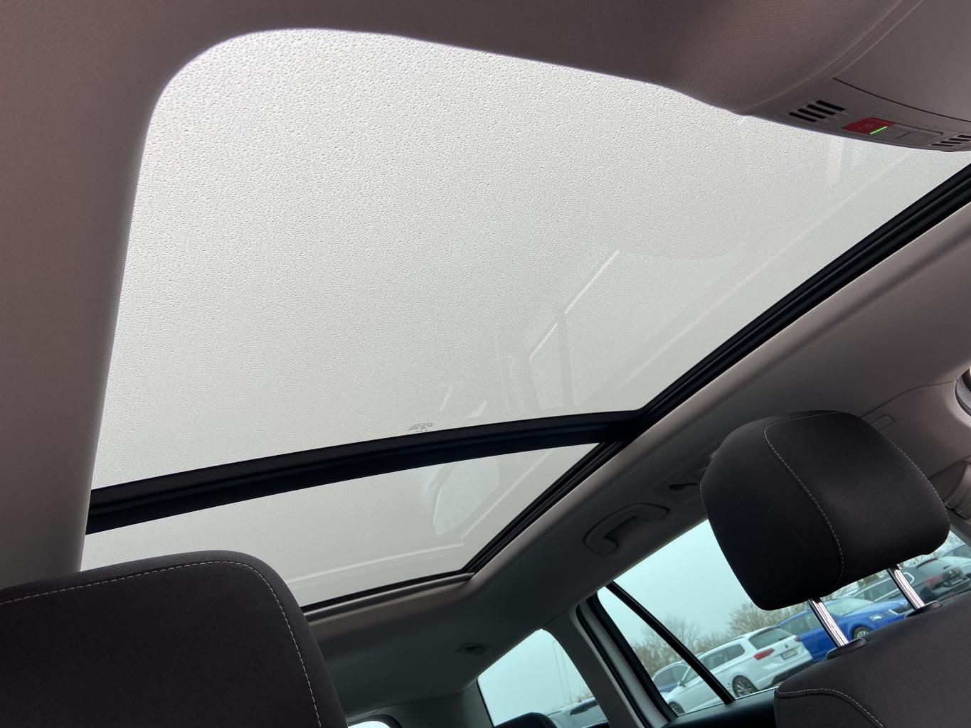 Volkswagen Passat Variant 2.0 TDI DSG Business PANORAMA+AHK foto 14