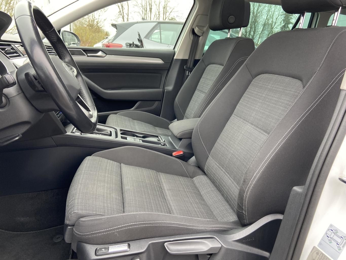 Volkswagen Passat Variant 2.0 TDI DSG Business PANORAMA+AHK foto 10