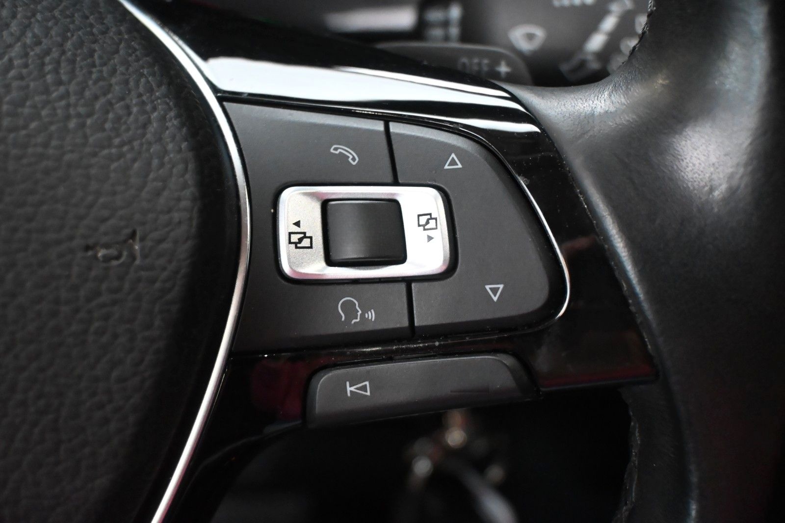 Volkswagen Tiguan Comfortline/LED/AHK/RFK/LANE foto 14