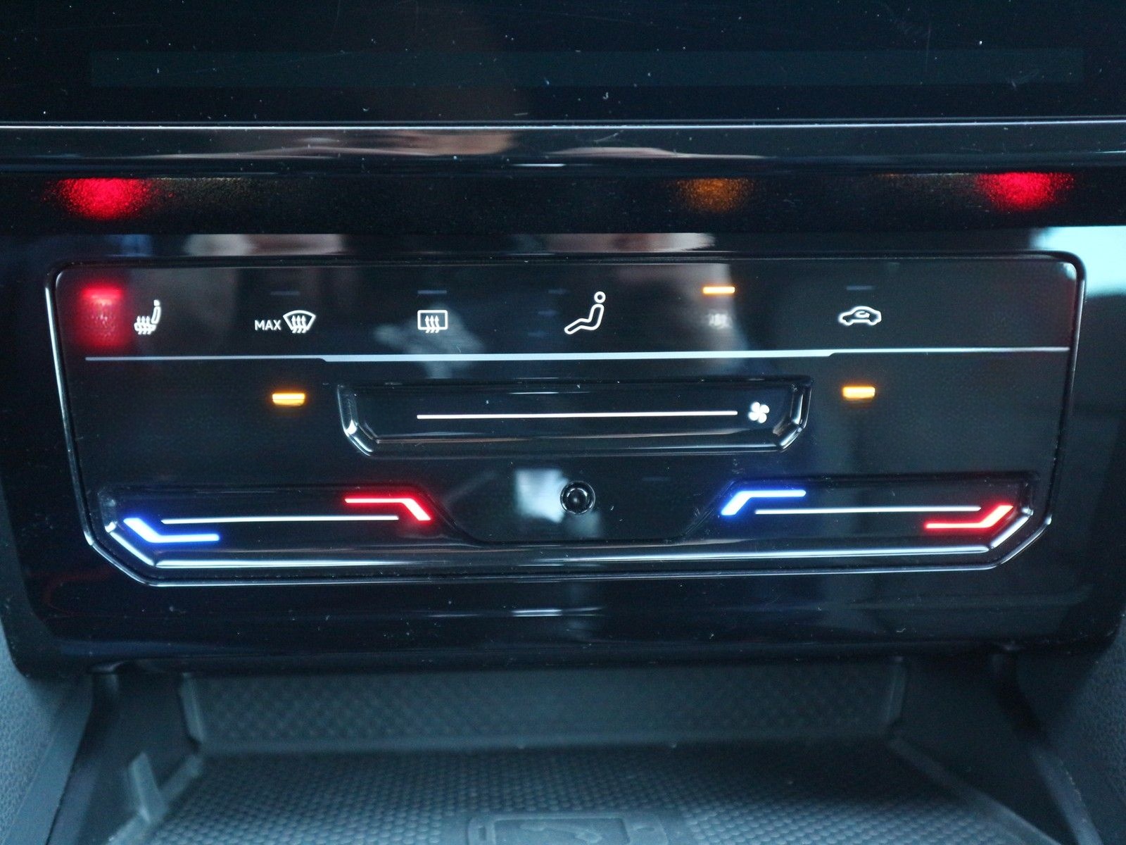 Volkswagen Passat Variant Business 4M +Kamera+AHK+Navi+LED foto 19