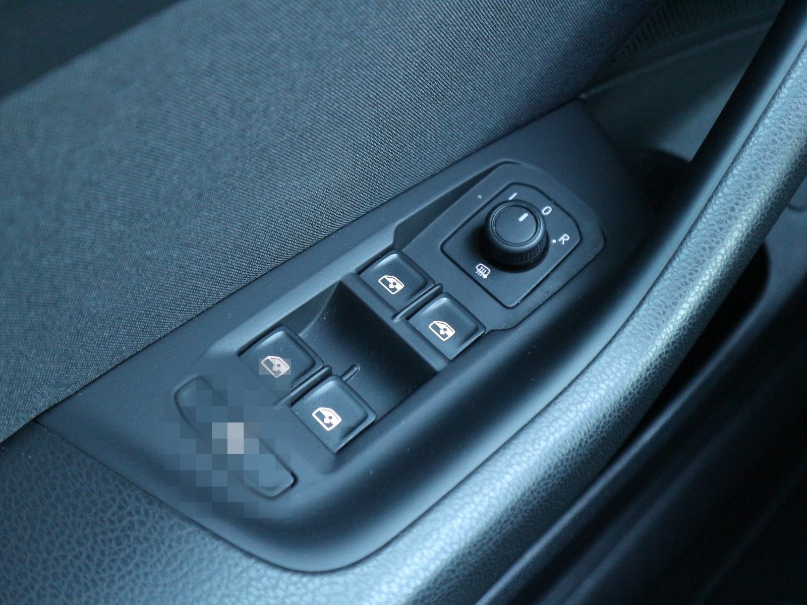 Volkswagen Passat Variant Business 4M +Kamera+AHK+Navi+LED foto 22