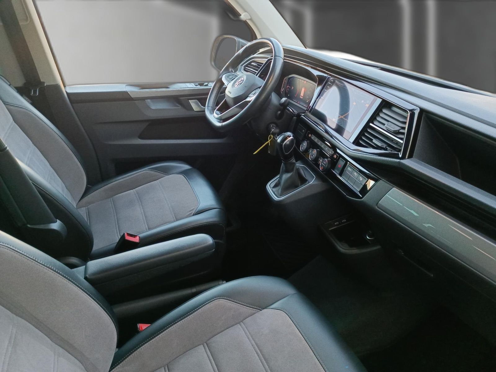 Volkswagen T6.1 Multivan 2.0 TDI Gen. SIX 4 Motion DSG LED* foto 16