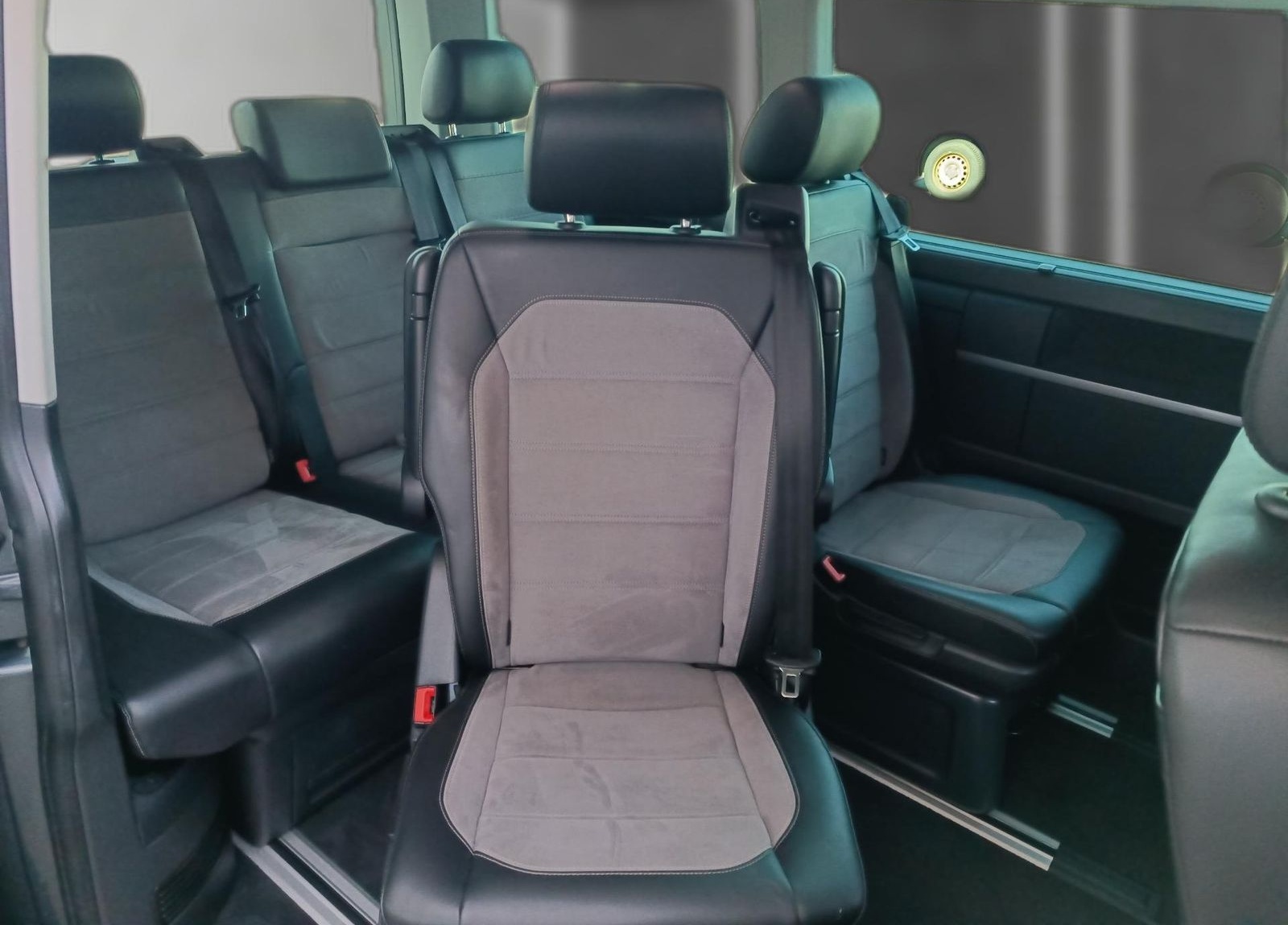 Volkswagen T6.1 Multivan 2.0 TDI Gen. SIX 4 Motion DSG LED* foto 19