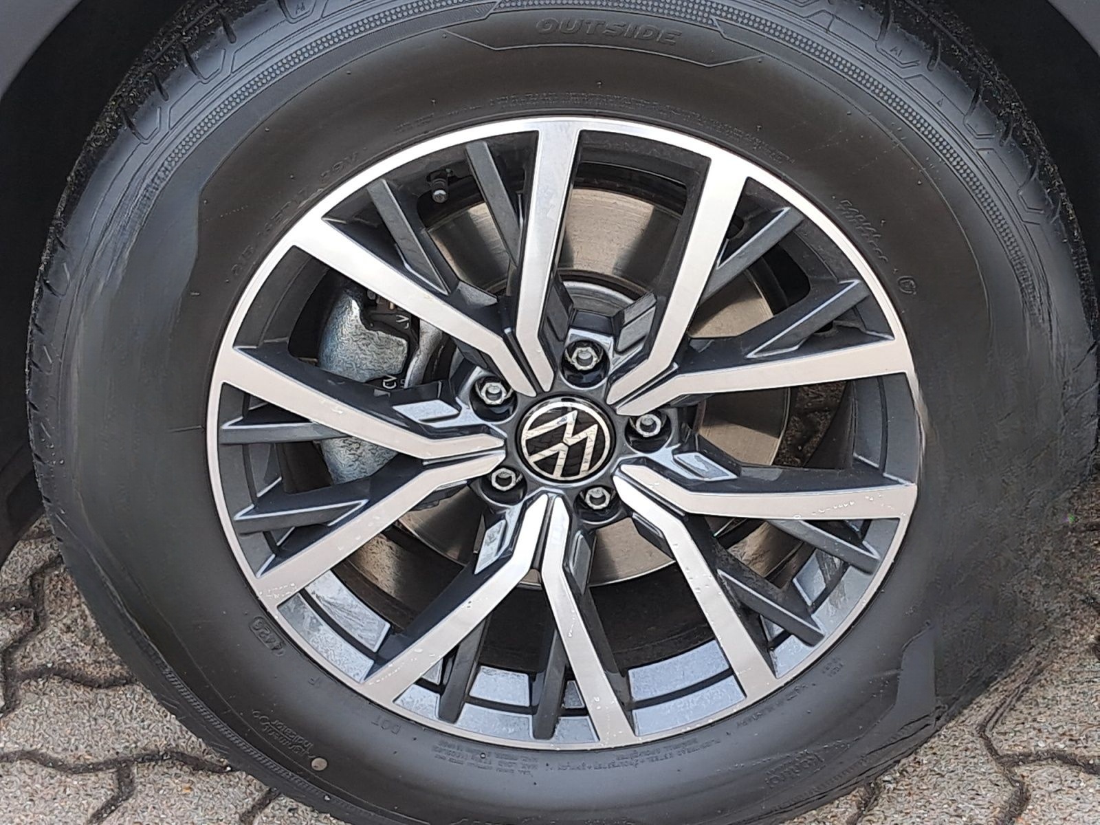 Volkswagen Tiguan Life 2.0 TDI DSG 3,99% NAV APP KAM LED AC foto 11