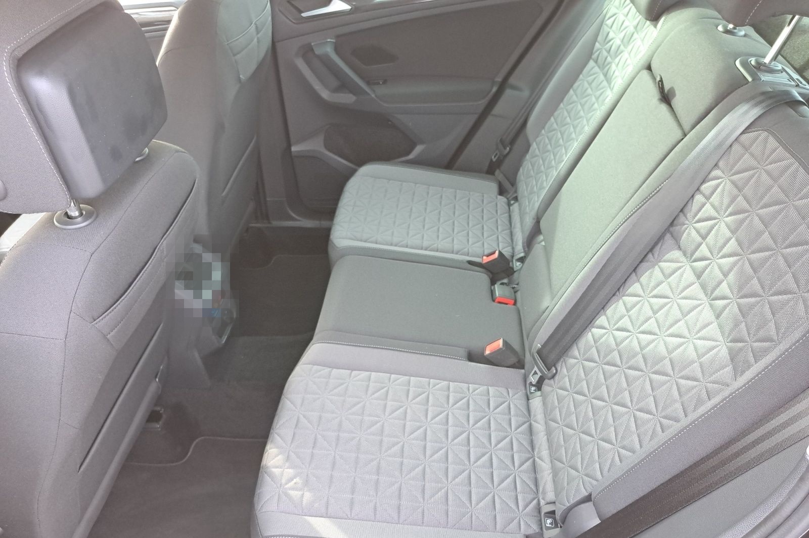 Volkswagen Tiguan Life 2.0 TDI DSG 3,99% NAV APP KAM LED AC foto 13