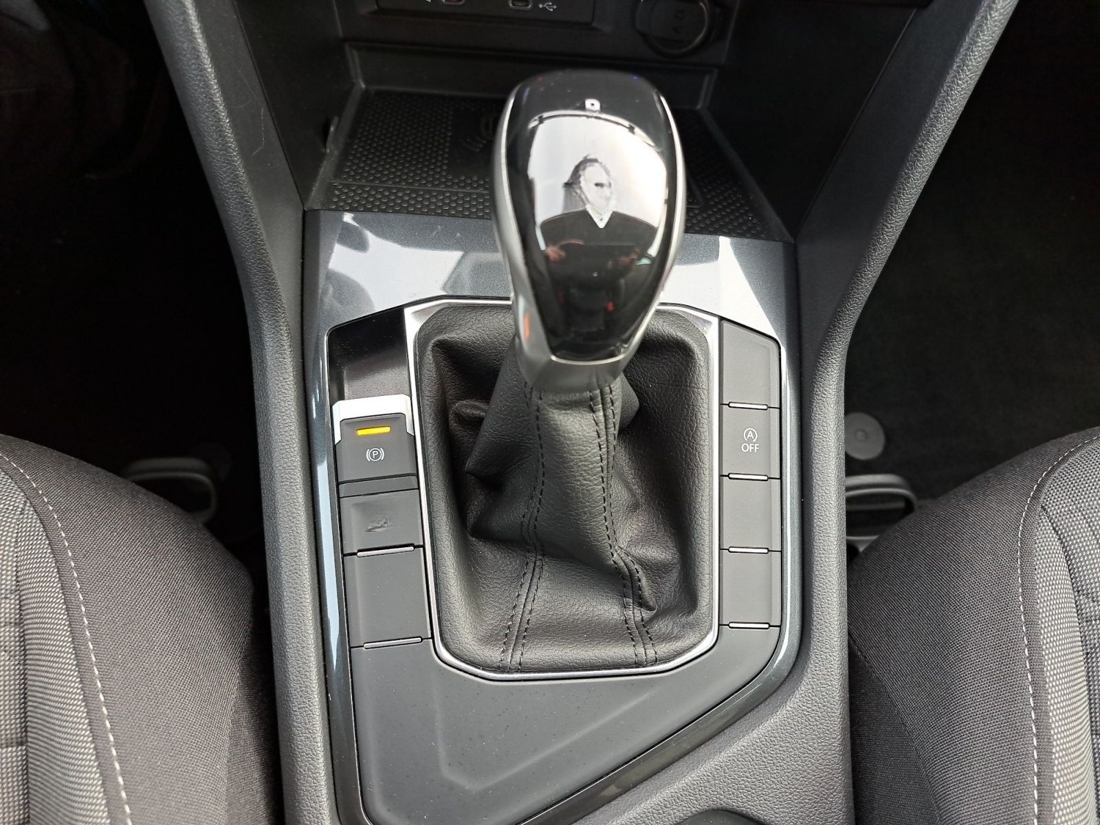 Volkswagen Tiguan Life 2.0 TDI DSG 3,99% NAV APP KAM LED AC foto 23