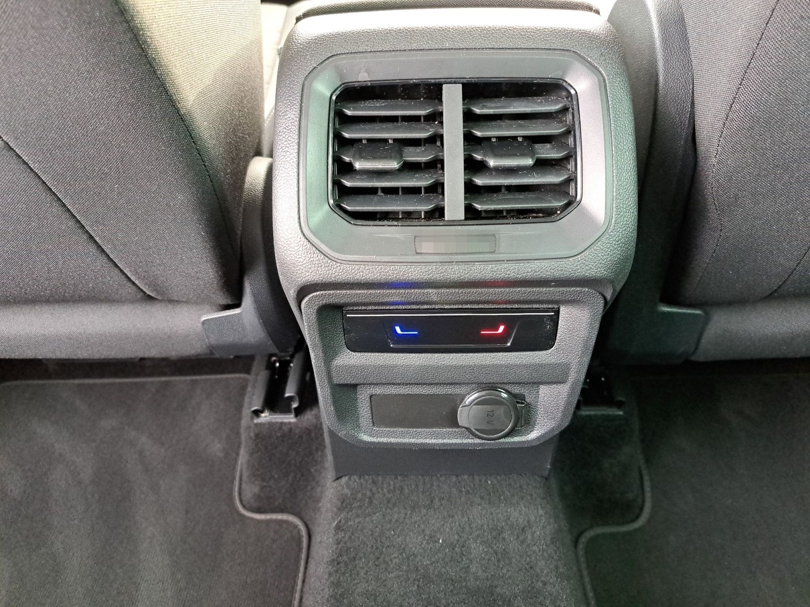 Volkswagen Tiguan Life 2.0 TDI DSG 3,99% NAV APP KAM LED AC foto 25