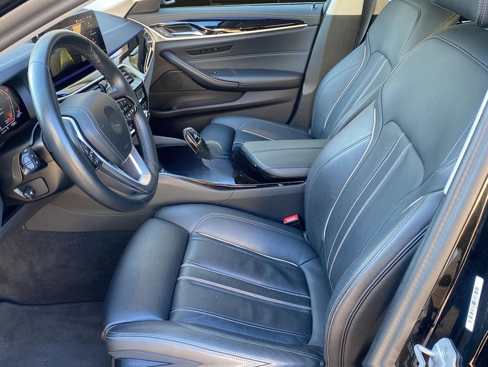 BMW 530 i xDrive Luxury Line*KeyGo*AHK* foto 11