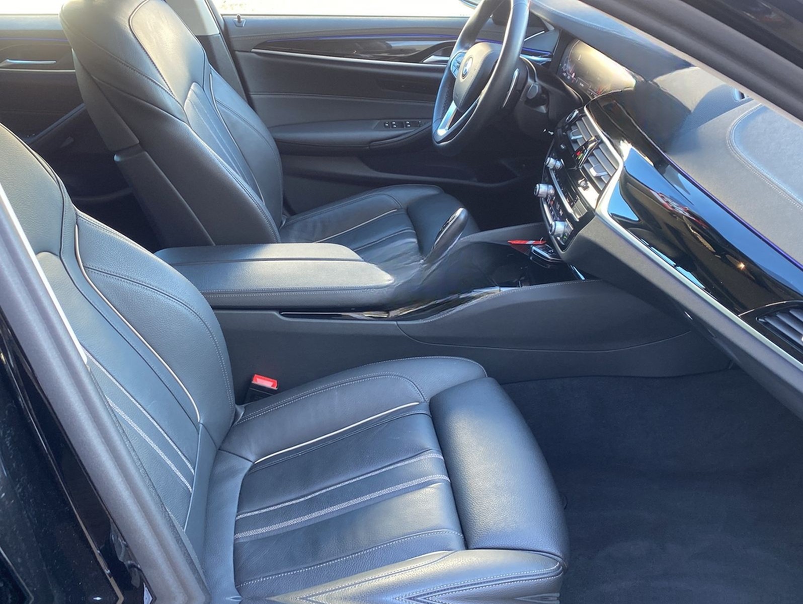 BMW 530 i xDrive Luxury Line*KeyGo*AHK* foto 12