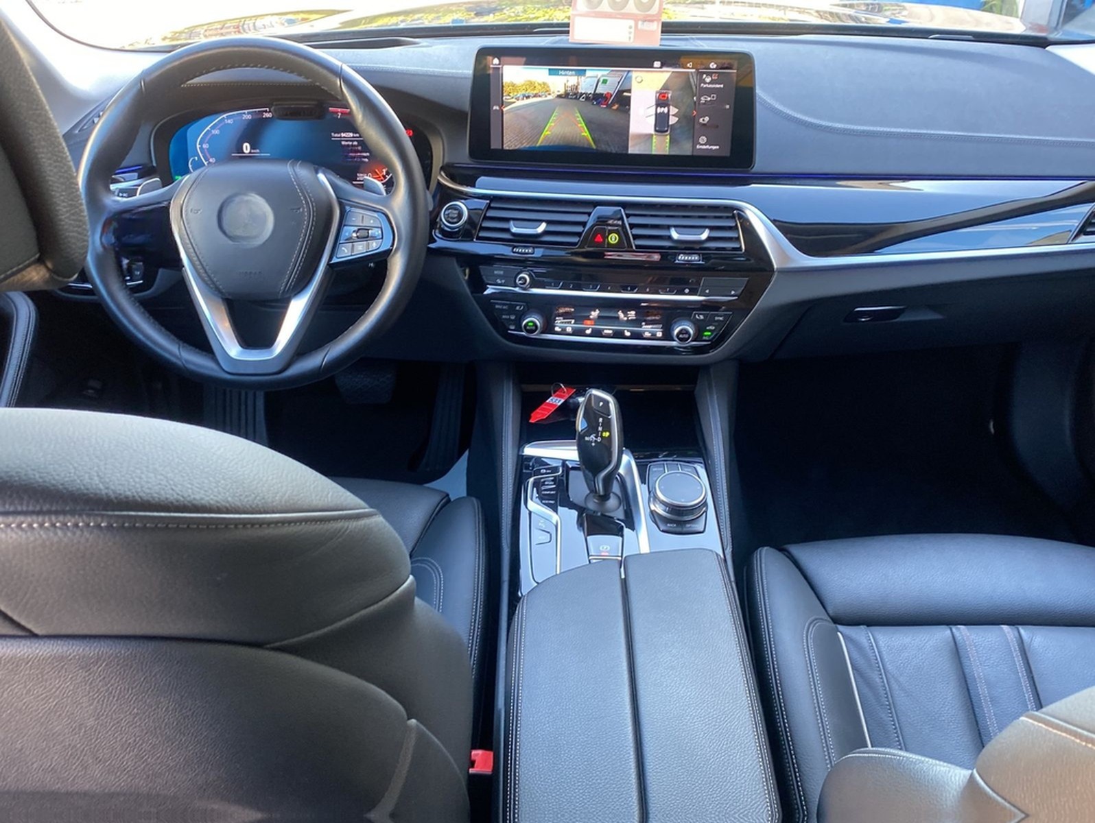 BMW 530 i xDrive Luxury Line*KeyGo*AHK* foto 3