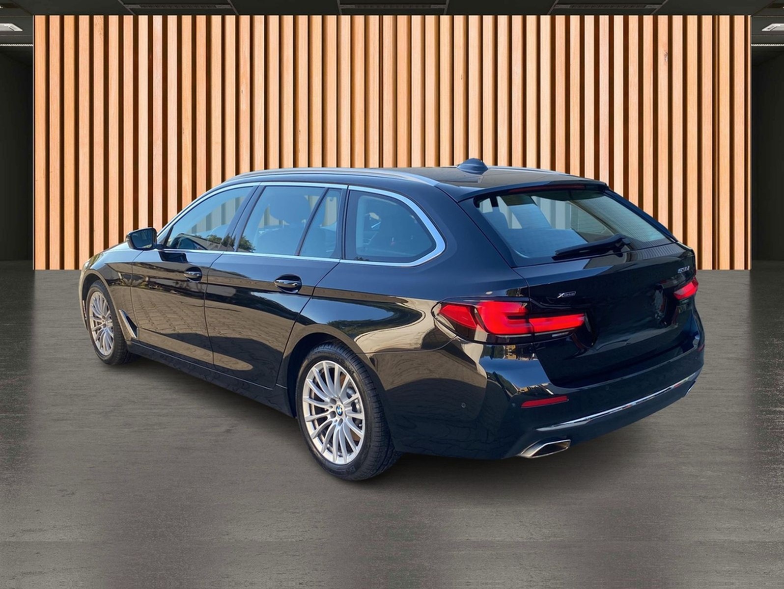 BMW 530 i xDrive Luxury Line*KeyGo*AHK* foto 6
