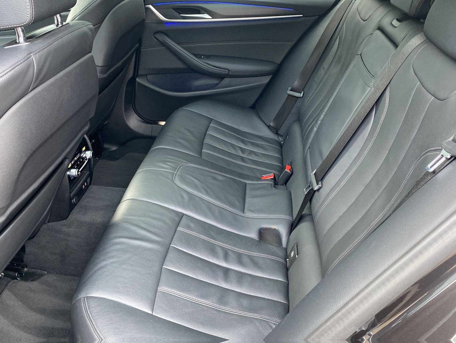 BMW 530 iA M Spor*Pano*HeadUp*Laser*Hifi* foto 11