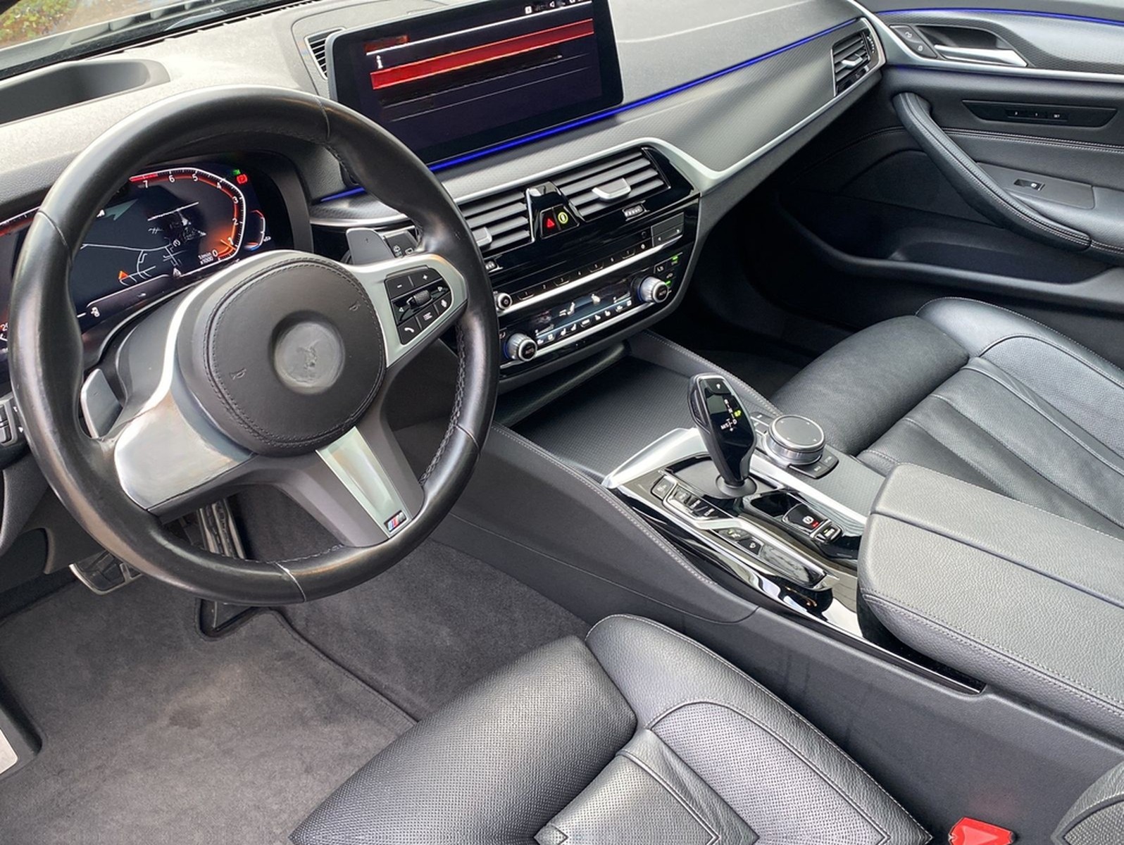 BMW 530 iA M Spor*Pano*HeadUp*Laser*Hifi* foto 3