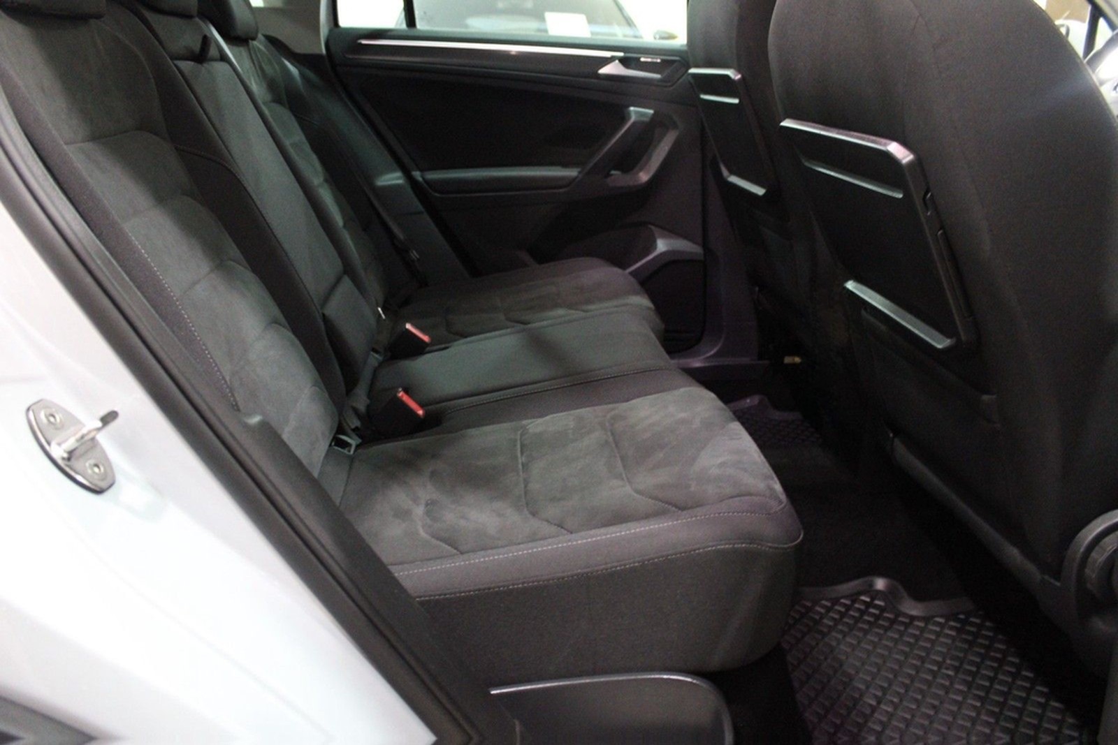 Volkswagen Tiguan 2.0 TDI R-LINE/Highline 4Motion *AHK/KAME foto 12