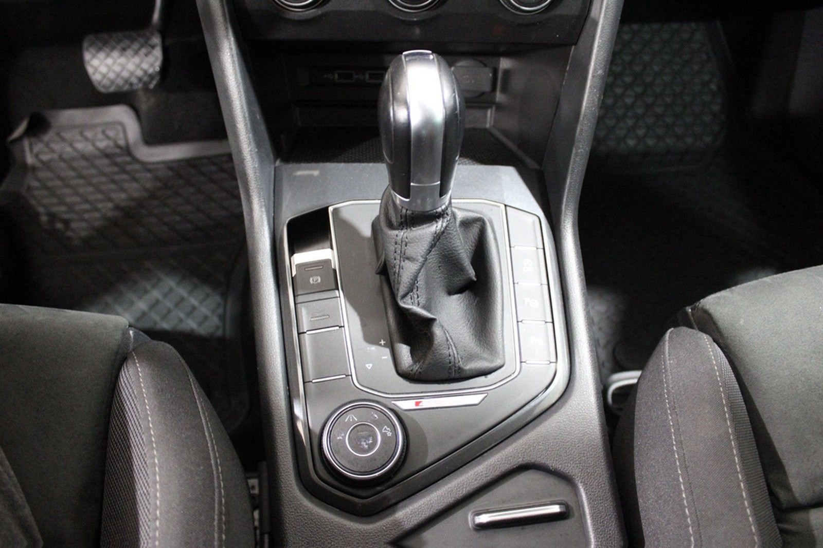 Volkswagen Tiguan 2.0 TDI R-LINE/Highline 4Motion *AHK/KAME foto 26