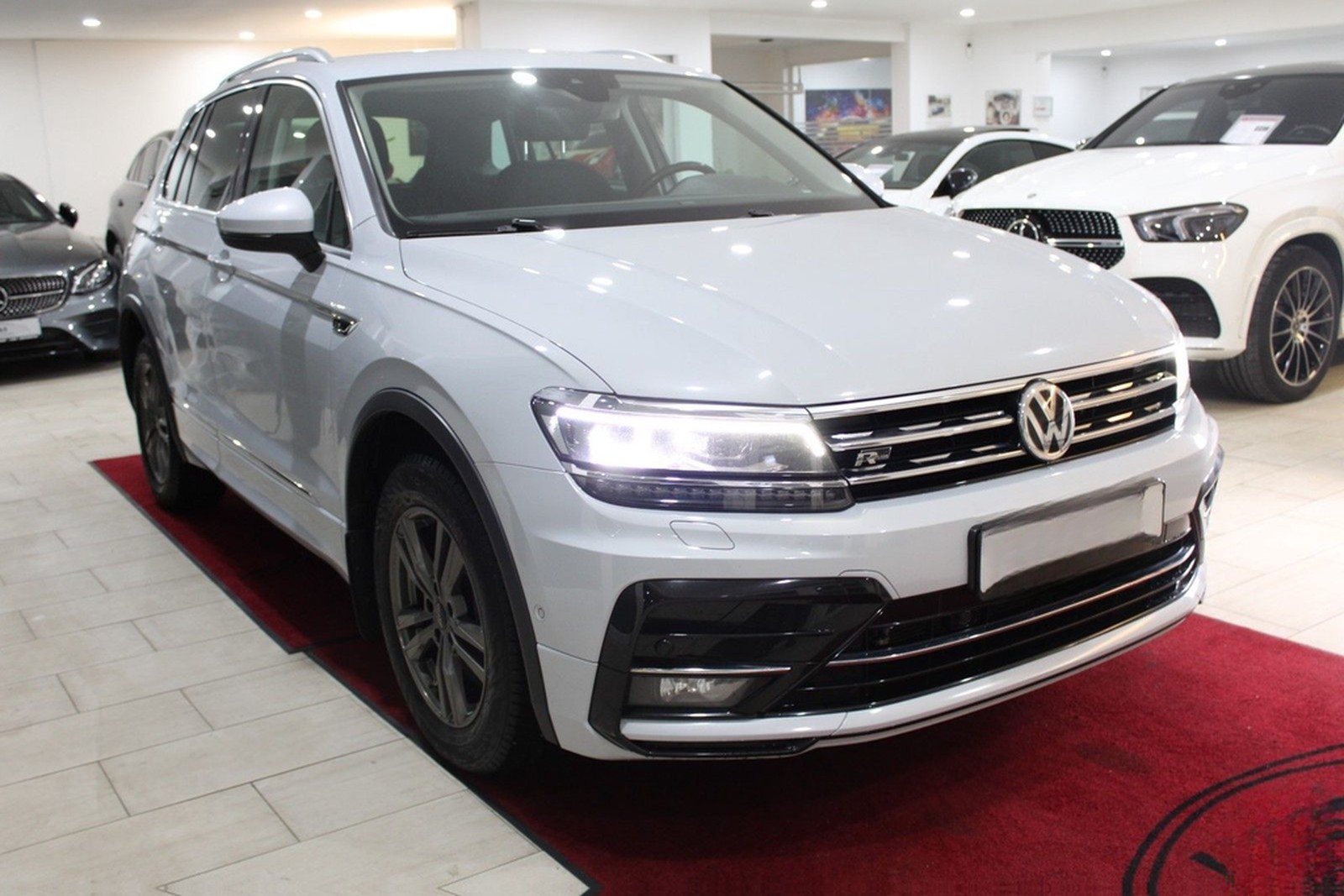 Volkswagen Tiguan 2.0 TDI R-LINE/Highline 4Motion *AHK/KAME foto 8
