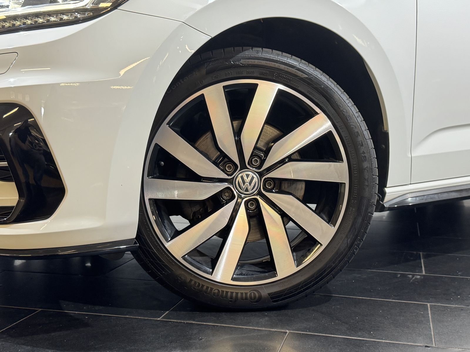 Volkswagen Touran 1.8 TSI Highline*R-Line*Kamera*LED*AHK* foto 10