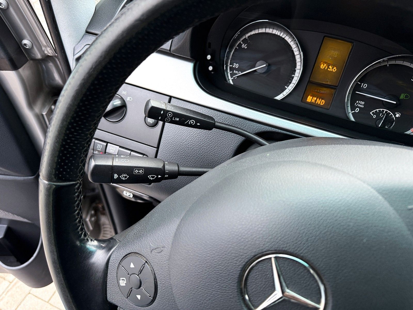 Mercedes-Benz 3.0 CDI LANG/XENON/6SITZER/NAVI/AHK/LEDER/KAMERA foto 17