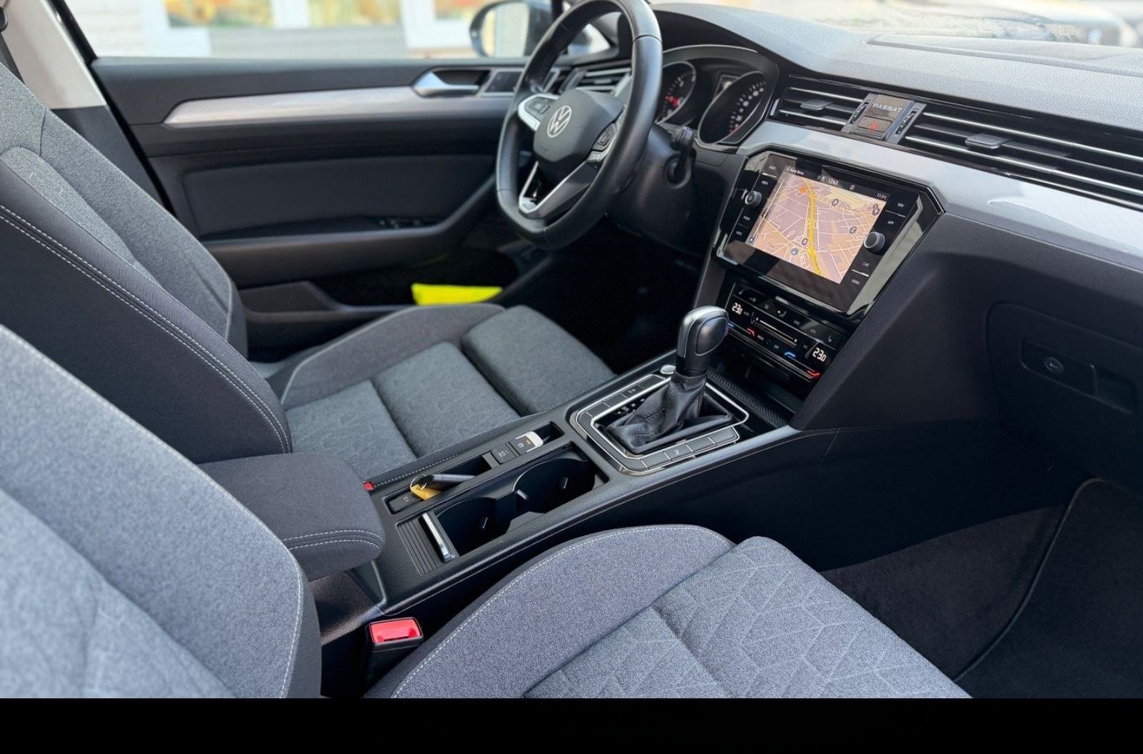 Volkswagen Passat Variant / KAMERA / Harman Kardon / ACC / foto 19