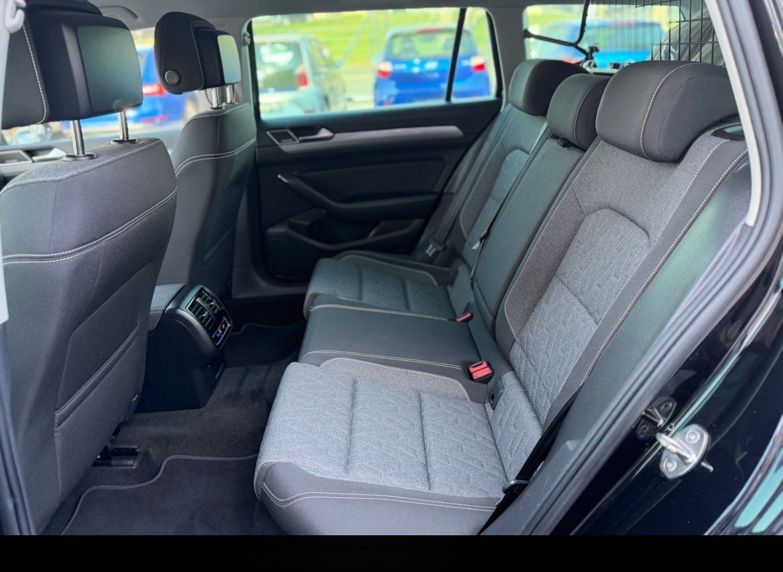 Volkswagen Passat Variant / KAMERA / Harman Kardon / ACC / foto 29