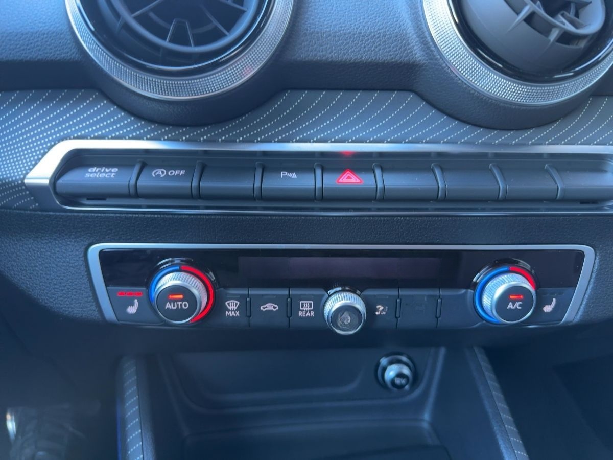 Audi Q2 35 TFSI S tronic 2xS line Matrix Kamera Sound foto 15