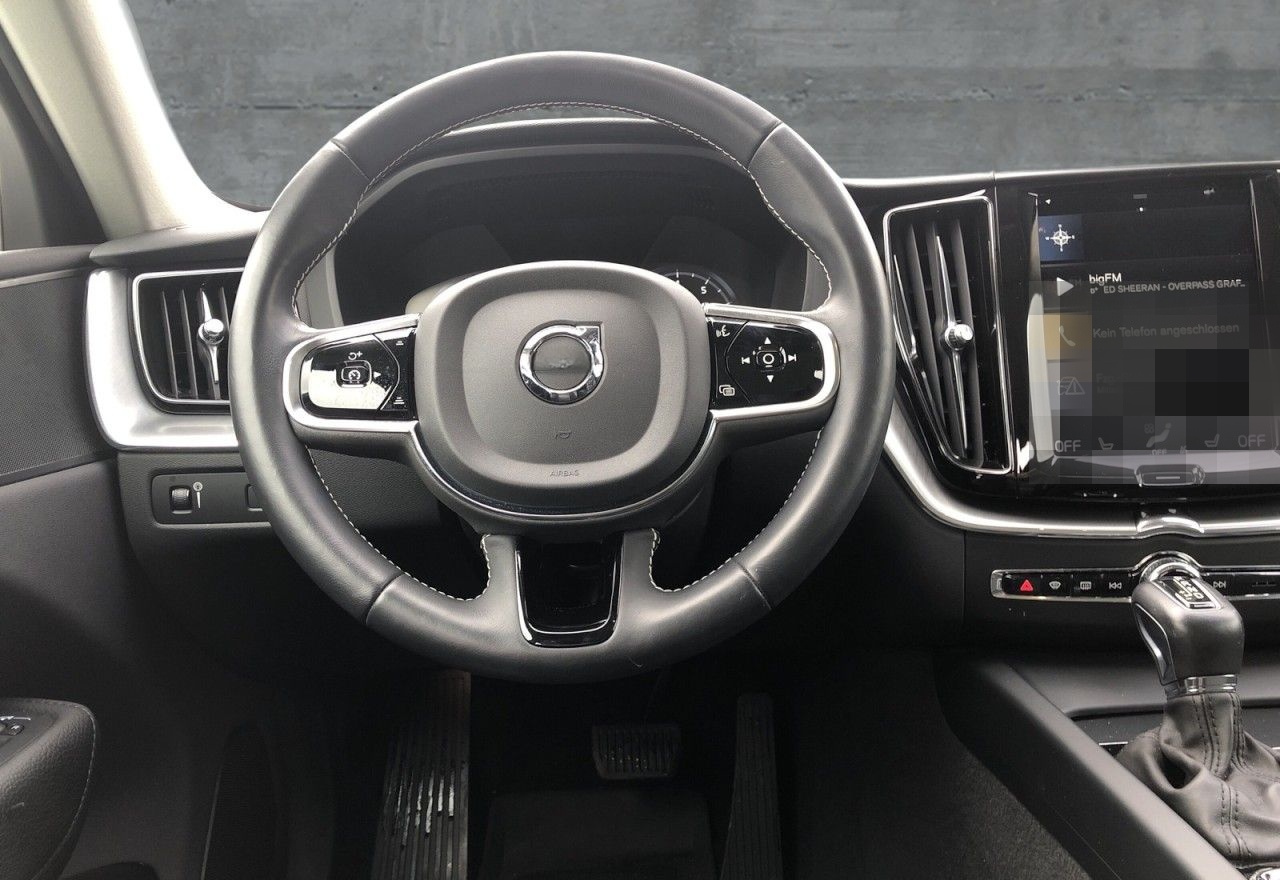 Volvo XC60 T4 2WD Momentum Pro (EURO 6d-TEMP) Klima foto 13