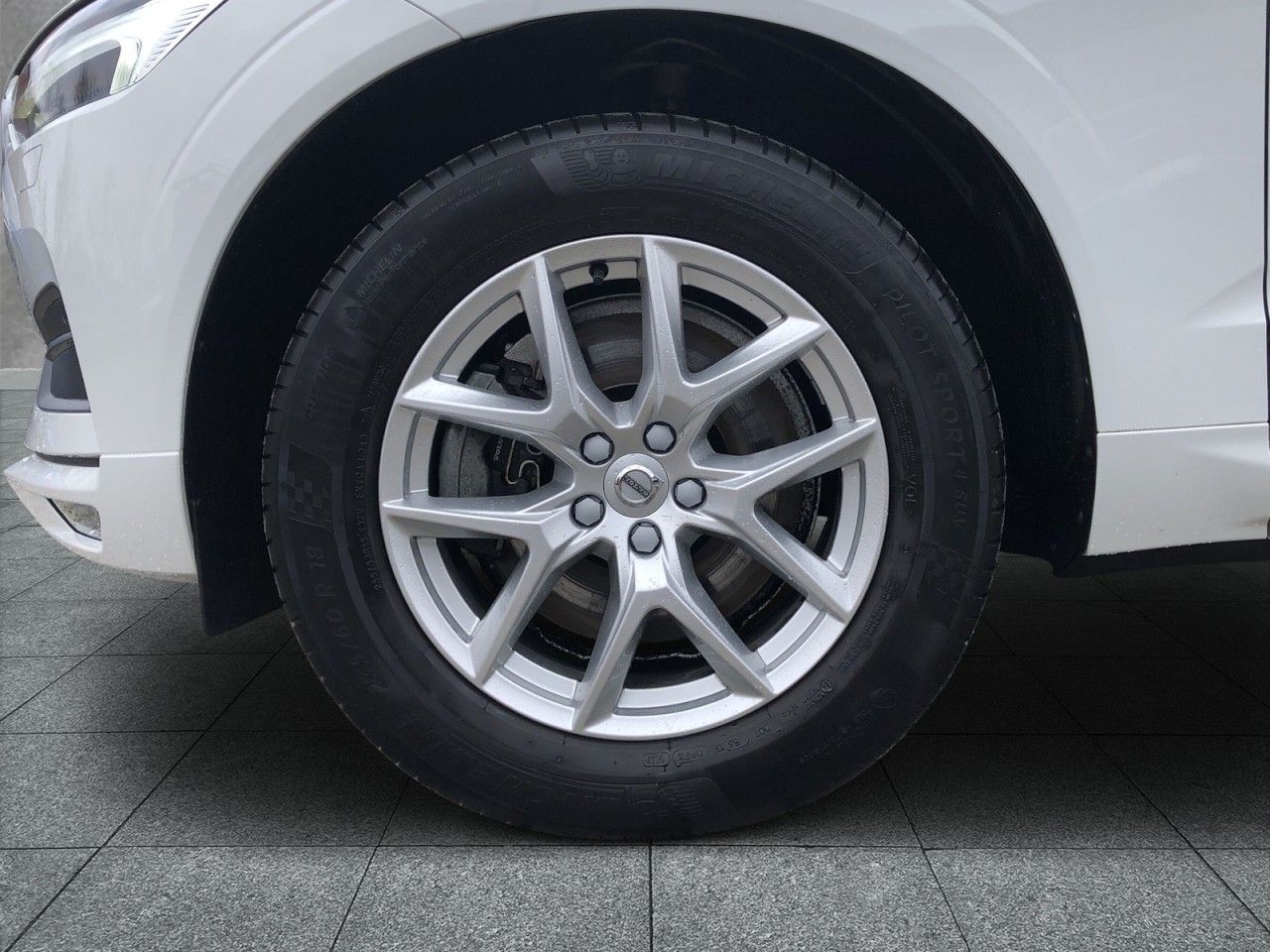 Volvo XC60 T4 2WD Momentum Pro (EURO 6d-TEMP) Klima foto 7