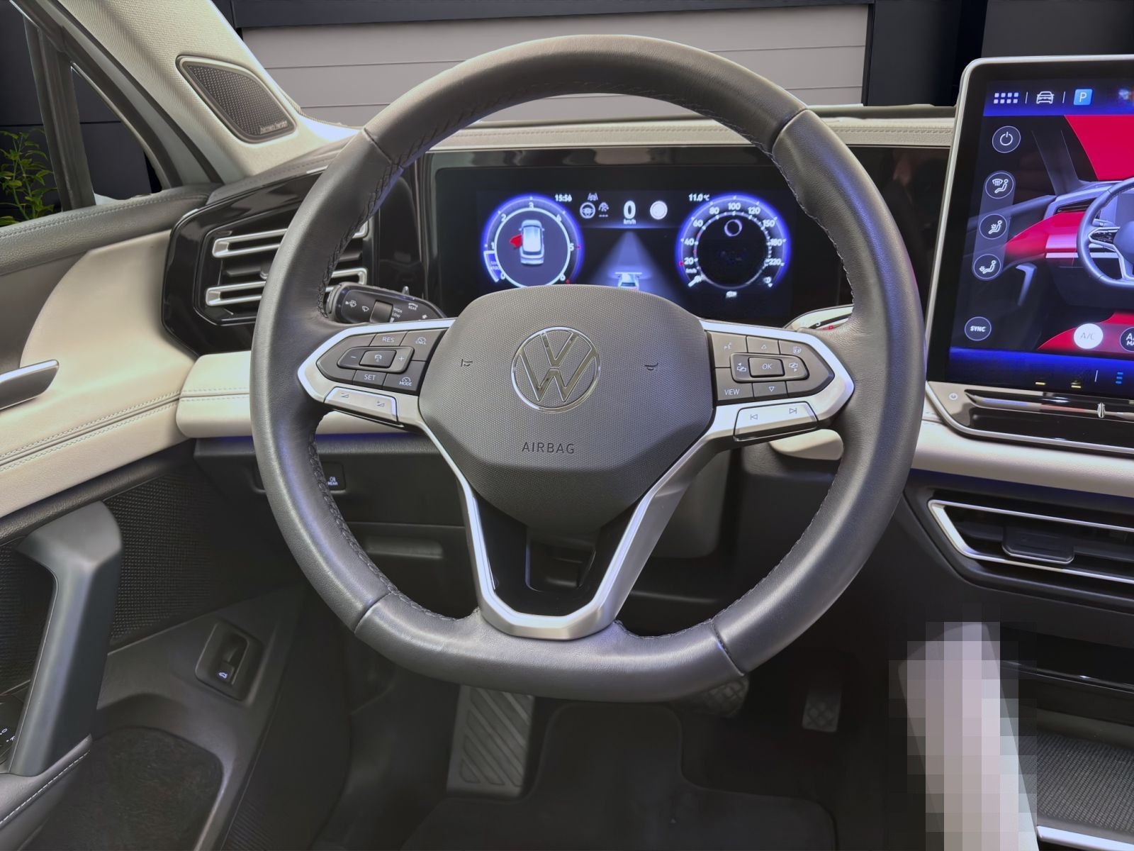 Volkswagen Tiguan 2.0 TDI DSG 4M ELEGANCE STDHZG PANO AHK N foto 11
