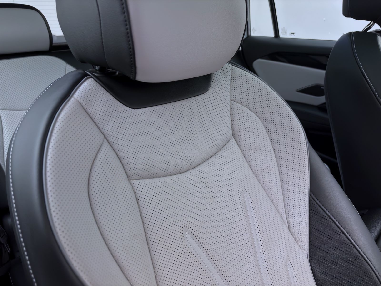 Volkswagen Tiguan 2.0 TDI DSG 4M ELEGANCE STDHZG PANO AHK N foto 18