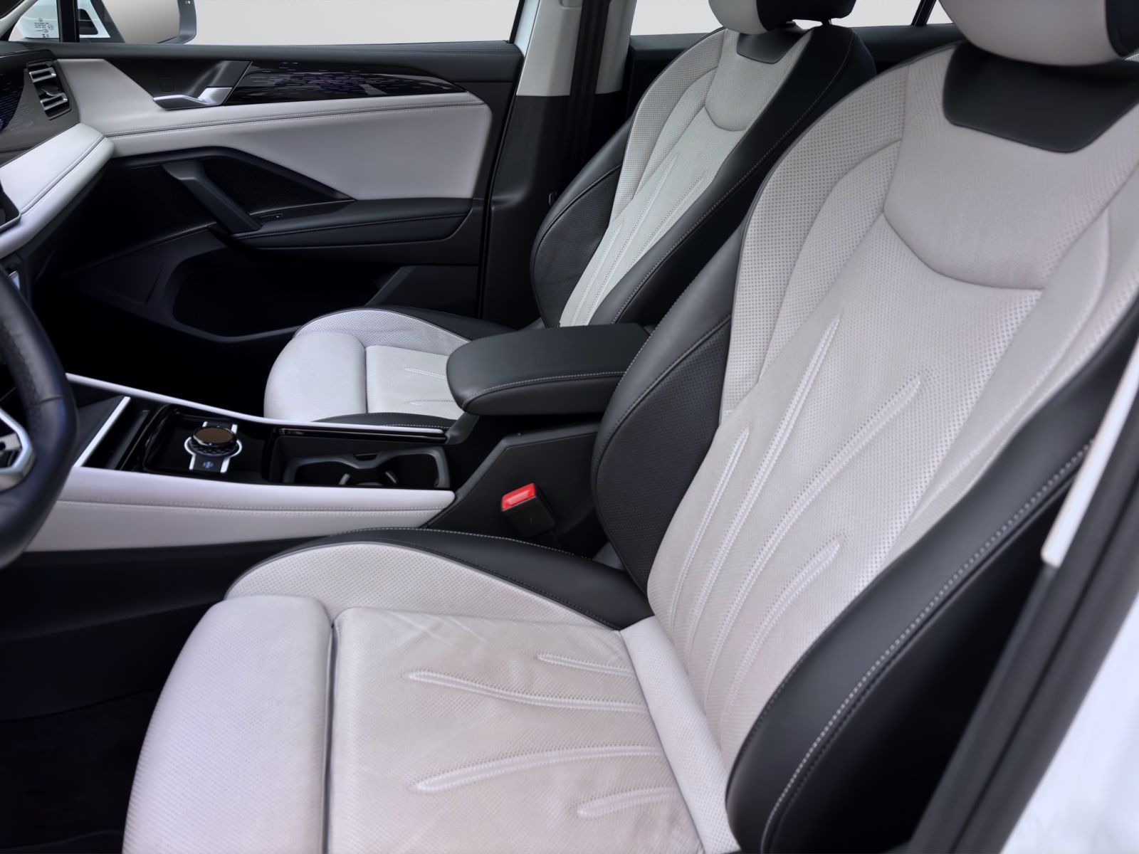 Volkswagen Tiguan 2.0 TDI DSG 4M ELEGANCE STDHZG PANO AHK N foto 9