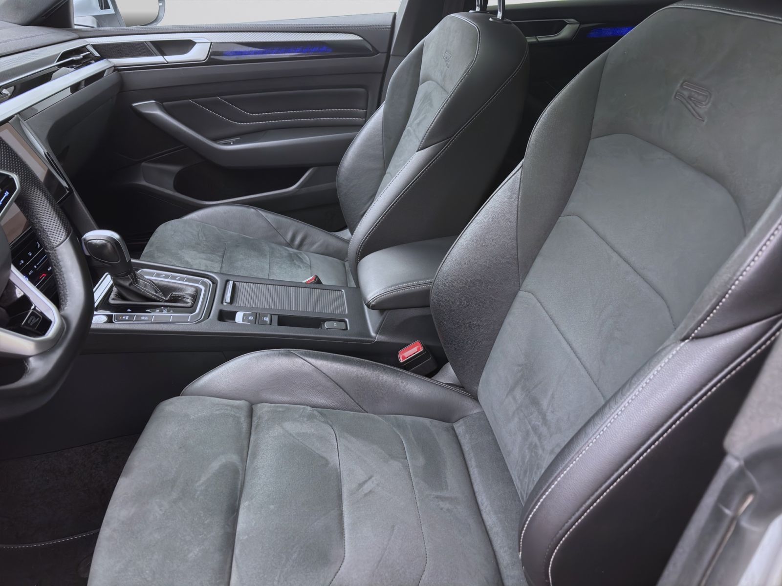 Volkswagen Arteon 2.0 TSI DSG R-LINE PANO NAVI KAMERA IQ.LI foto 9