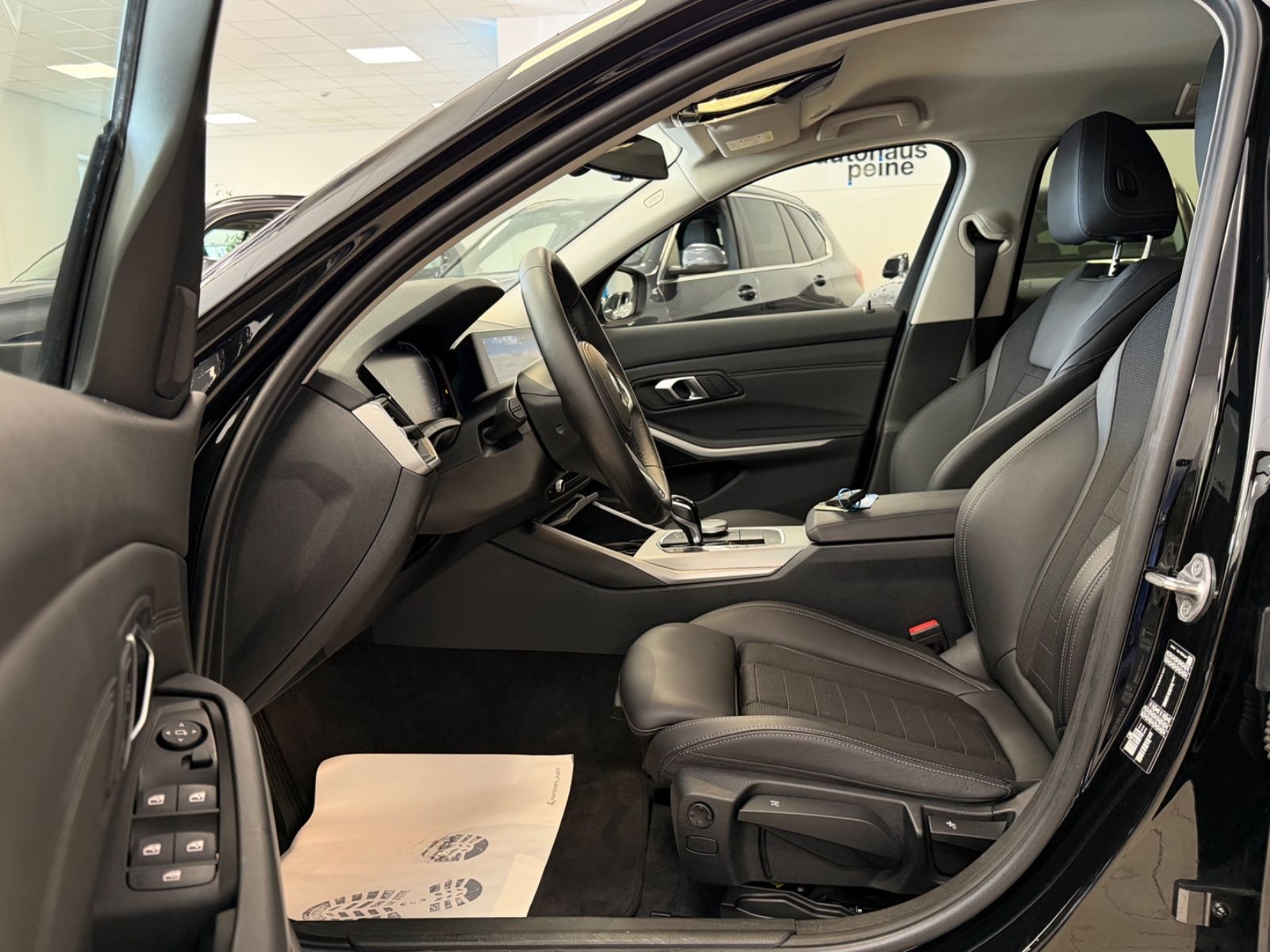 BMW 318d/Aut/LCPProf/SportStz/StandHz/KomfZg/Advan foto 14