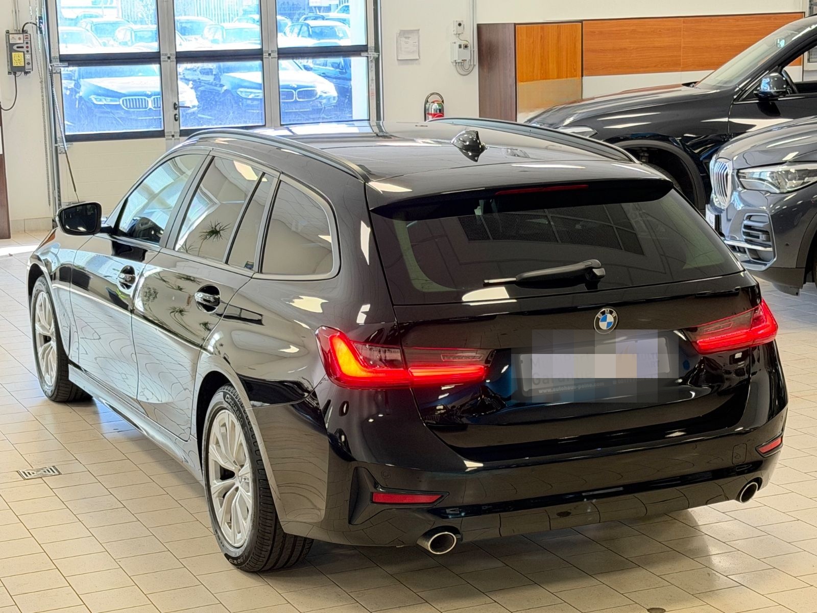 BMW 318d/Aut/LCPProf/SportStz/StandHz/KomfZg/Advan foto 8