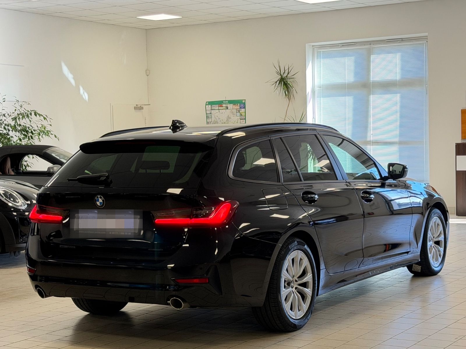 BMW 318d/Aut/LCPProf/SportStz/StandHz/KomfZg/Advan foto 10