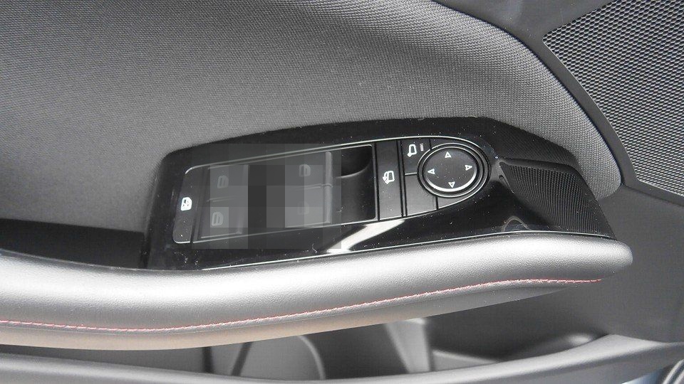 Mazda 3 2.5L e-SKYACTIV G 140PS 6MT FWD HOMURA foto 13