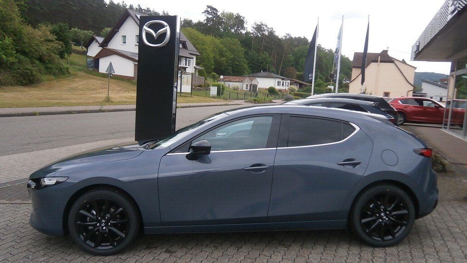 Mazda 3 2.5L e-SKYACTIV G 140PS 6MT FWD HOMURA foto 3