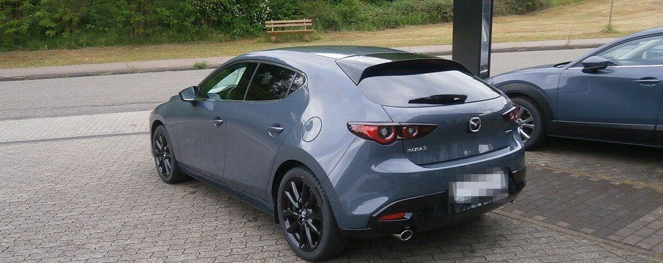 Mazda 3 2.5L e-SKYACTIV G 140PS 6MT FWD HOMURA foto 4