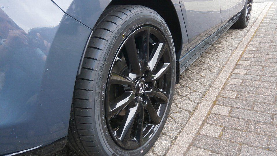 Mazda 3 2.5L e-SKYACTIV G 140PS 6MT FWD HOMURA foto 8