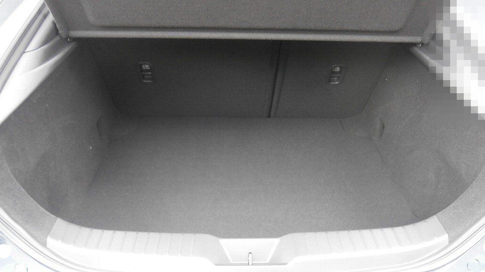 Mazda 3 2.5L e-SKYACTIV G 140PS 6MT FWD HOMURA foto 9