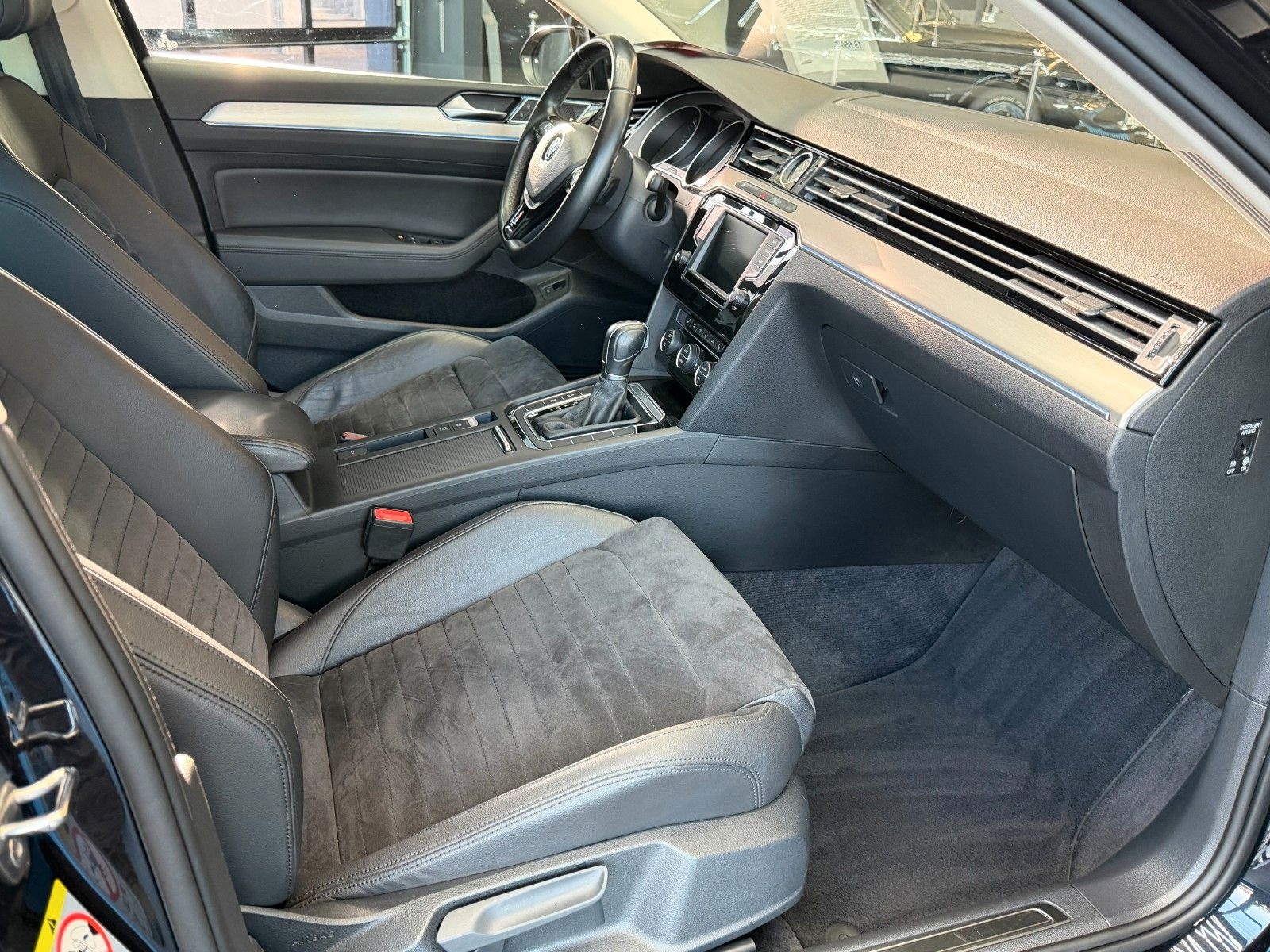 Volkswagen Passat2.0TDI DSG Highl.R-Line+AHK+Navi+Rückfahrk foto 12